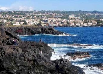 Vista dell\'acqua - Casa semi indipendente Via Fiume
 
21/23, Catania - foto 6