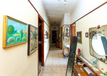 Hall / corridoio - Casa indipendente Corso Sicilia
 
23, Enna - foto 9