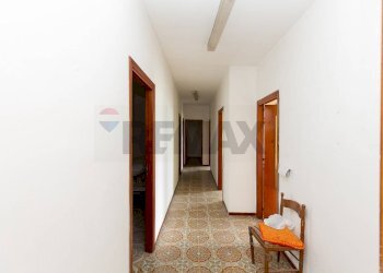 Hall / corridoio - Casa indipendente Corso Sicilia
 
23, Enna - foto 24