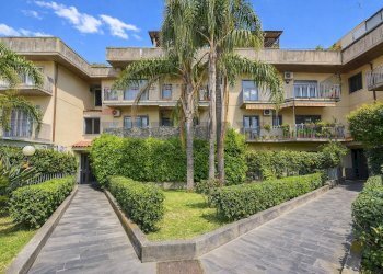 Edificio all\'aperto - Trilocale Via Pietra Dell'Ova
 
374, Tremestieri Etneo - foto 29