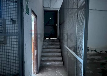 Scale - Magazzino Via Don Bosco
 
54, Gravina di Catania - foto 16