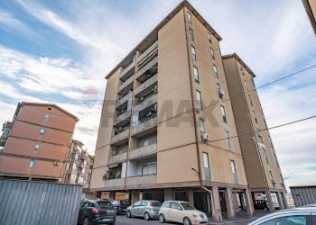 Edificio all\'aperto - Quadrilocale Via Salvatore Salomone Marino
 
41, Catania - foto 1