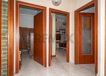 Hall / corridoio - Quadrilocale Via Salvatore Salomone Marino
 
41, Catania - foto 16