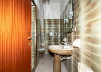 Bagno - Quadrilocale Via Salvatore Salomone Marino
 
41, Catania - foto 18