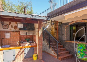 Scale - Villa a Schiera Via Andrea Mantegna
 
19, Belpasso - foto 6