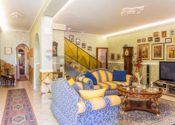 Soggiorno - Villa a Schiera Via Andrea Mantegna
 
19, Belpasso - foto 12