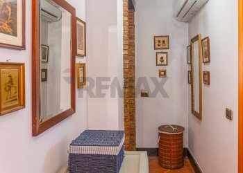 Hall / corridoio - Villa a Schiera Via Andrea Mantegna
 
19, Belpasso - foto 34