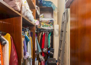 Cabina armadio - Villa a Schiera Via Andrea Mantegna
 
19, Belpasso - foto 46