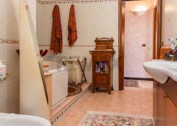 Bagno - Villa a Schiera Via Andrea Mantegna
 
19, Belpasso - foto 50