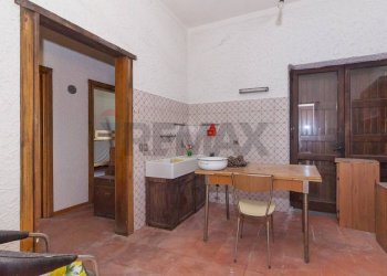 Sala da pranzo - Villa Via Tarderia
 
150, Pedara - foto 6