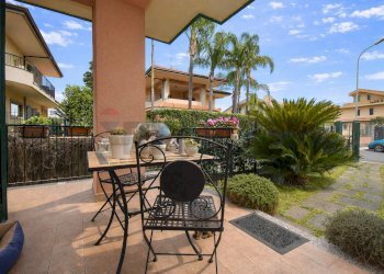 Terrazza - Villa Via Luigi Capuana
 
10, Aci Sant'Antonio - foto 3