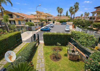 Giardino - Villa Via Luigi Capuana
 
10, Aci Sant'Antonio - foto 19