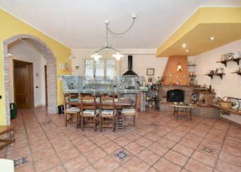 Sala da pranzo - Villa Via Luigi Capuana
 
10, Aci Sant'Antonio - foto 24