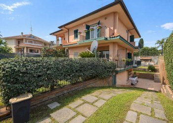 Casa all\'aperto - Villa Via Luigi Capuana
 
10, Aci Sant'Antonio - foto 30