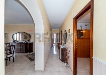 Hall / corridoio - Villa Bifamiliare Via Empedocle di Agrigento
 
5, Aci Sant'Antonio - foto 4