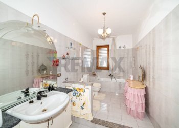 Bagno - Villa Bifamiliare Via Empedocle di Agrigento
 
5, Aci Sant'Antonio - foto 10