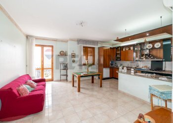 Soggiorno - Villa Bifamiliare Via Empedocle di Agrigento
 
5, Aci Sant'Antonio - foto 15