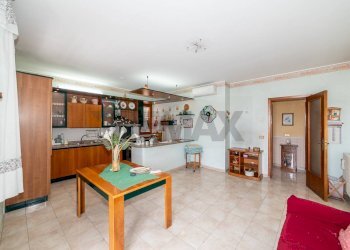 Soggiorno - Villa Bifamiliare Via Empedocle di Agrigento
 
5, Aci Sant'Antonio - foto 16