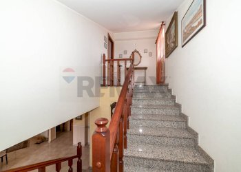 Scale - Villa Bifamiliare Via Empedocle di Agrigento
 
5, Aci Sant'Antonio - foto 27