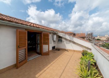 Terrazza - Villa Bifamiliare Via Empedocle di Agrigento
 
5, Aci Sant'Antonio - foto 44