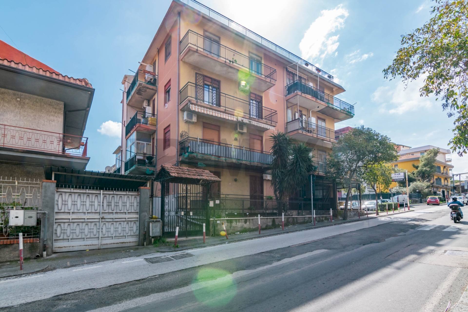 Edificio all\'aperto - Trilocale Via Nicola Coviello
 
9, Gravina di Catania - foto 2