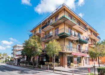 Edificio all\'aperto - Trilocale Via Nicola Coviello
 
9, Gravina di Catania - foto 1