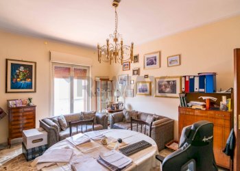 Sala da pranzo - Trilocale Via Nicola Coviello
 
9, Gravina di Catania - foto 5