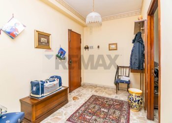 Hall / corridoio - Trilocale Via Nicola Coviello
 
9, Gravina di Catania - foto 20