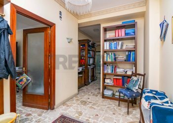 Hall / corridoio - Trilocale Via Nicola Coviello
 
9, Gravina di Catania - foto 21