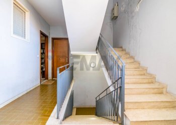 Scale - Trilocale Via Nicola Coviello
 
9, Gravina di Catania - foto 25