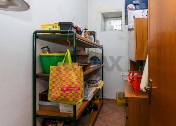 Dispensa di stoccaggio - Independent house Via San Matteo
 
46, Giarre - photo 36