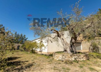 Giardino - Villa Contrada Uccelli
 
snc, Piazza Armerina - foto 1