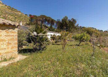 Giardino - Villa Contrada Uccelli
 
snc, Piazza Armerina - foto 28