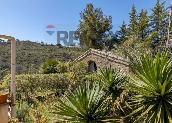 Vista delle montagne - Villa Contrada Uccelli
 
snc, Piazza Armerina - foto 44