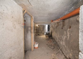 Hall / corridoio - Locale Commerciale Via Redentore
 
56, Catania - foto 19