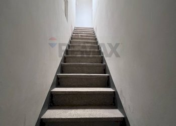 Scale - Casa indipendente Via Rosolino Pilo
 
120, Paterno - foto 9