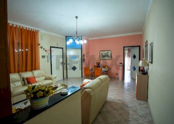 Soggiorno - Appartamento VIA SANTA MARIA DI NUOVALUCE
 
29, Catania - foto 1