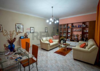 Sala da pranzo - Appartamento VIA SANTA MARIA DI NUOVALUCE
 
29, Catania - foto 8