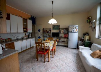 Sala da pranzo - Appartamento VIA SANTA MARIA DI NUOVALUCE
 
29, Catania - foto 16