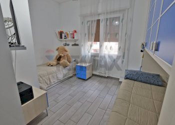 Camera / camera da letto - Three-room apartment via 5 Giornate
 
18, Bollate - photo 11