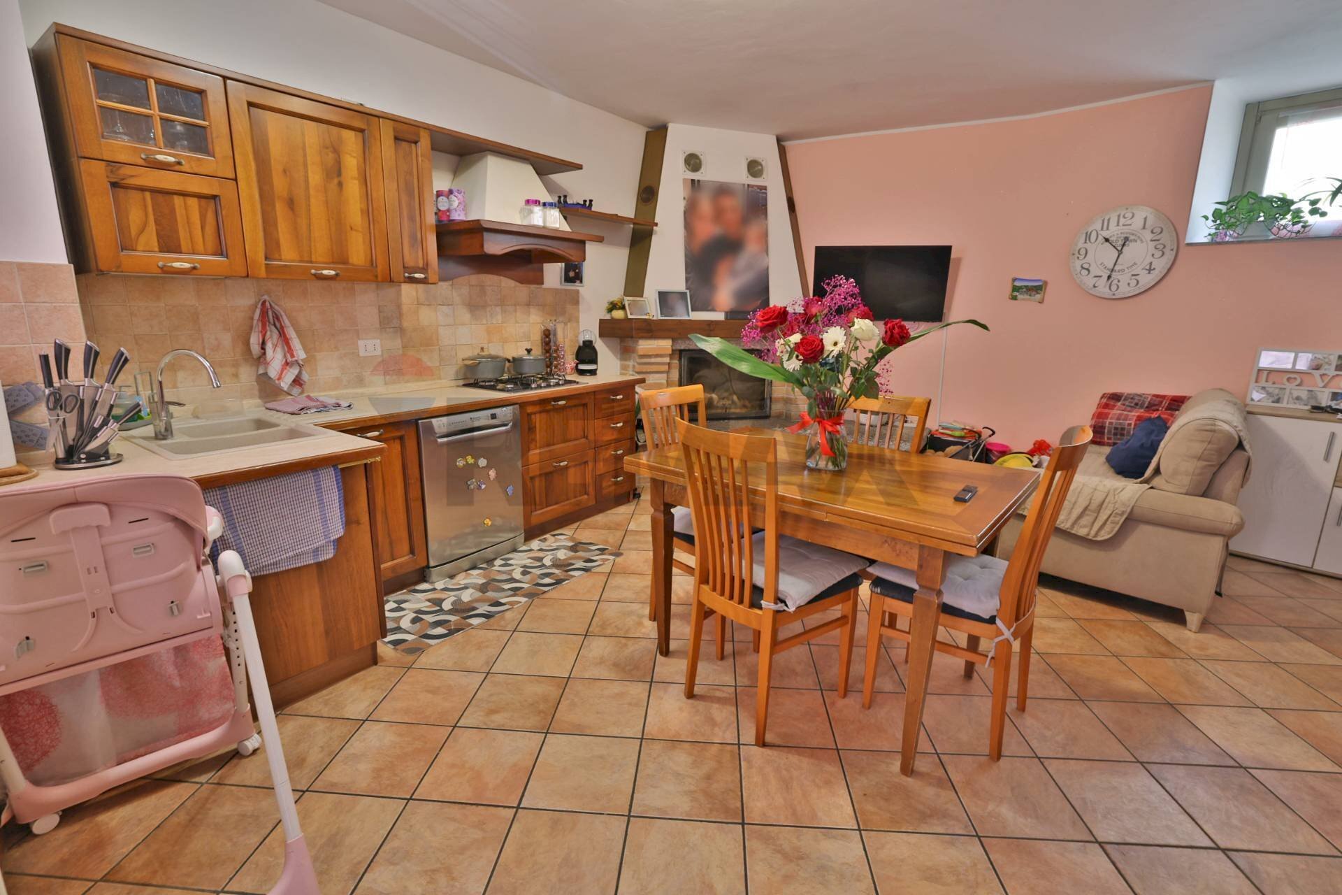 Cucina - Semi-detached house via Roma
6, Longone al Segrino - photo 2