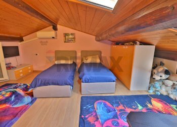 Camera / camera da letto - Casa semi indipendente via Roma
 
6, Longone al Segrino - foto 14