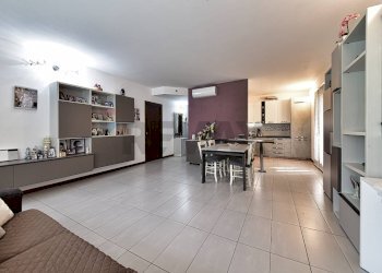 Sala da pranzo - Trilocale VIa G. Garibaldi
 
4, Nova Milanese - foto 1