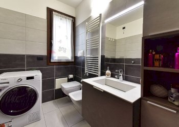Bagno - Trilocale VIa G. Garibaldi
 
4, Nova Milanese - foto 21