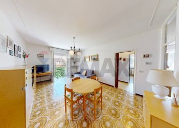 Sala da pranzo - Bilocale via case nuove
 
45, Sirmione - foto 2