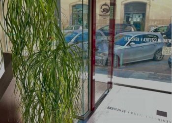 Ricezione / Lobby - Attività Commerciale Via Abate Giacinto Gimma, Bari - foto 1