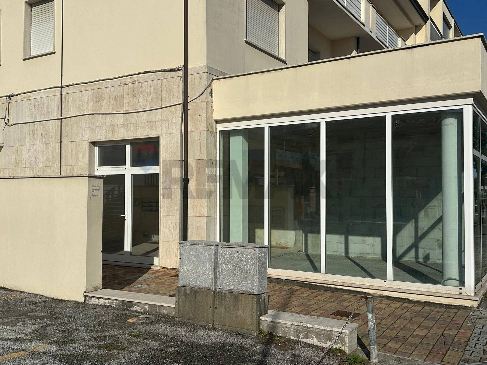 Edificio all\'aperto - Negozio Viale Colombo
 
424, Camaiore - foto 2