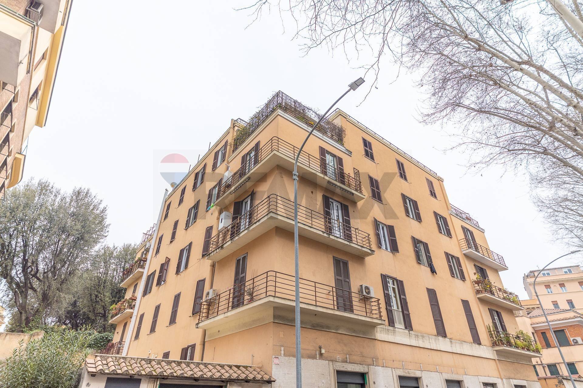 Edificio all\'aperto - Appartamento VIA CERVETERI
18, Roma - foto 3