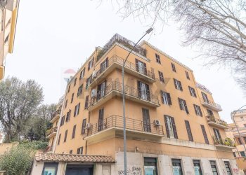 Edificio all\'aperto - Appartamento VIA CERVETERI
18, Roma - foto 1