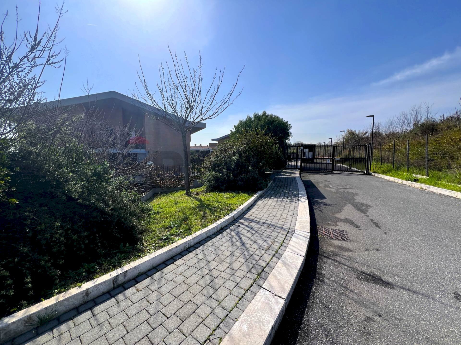 Vista delle montagne - Box Via Fosso della Crescenza
 
60, Roma - foto 2